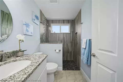 Bath - 717 Cypress Ct, Sebring, FL 33876 photo 5 of 5