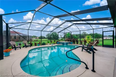 Exterior - 717 Cypress Ct, Sebring, FL 33876 photo 6 of 8
