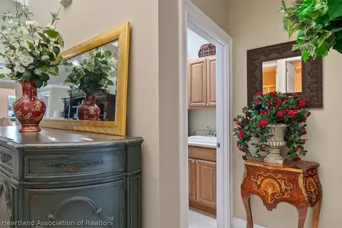 Entry Way - 6936 Cecilia Ave, Sebring, FL 33872 photo 6 of 7