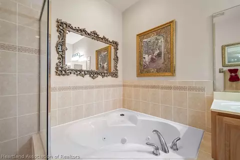 Bath - 6936 Cecilia Ave, Sebring, FL 33872 photo 2 of 4