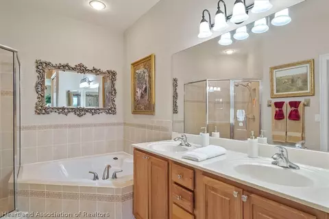 Bath - 6936 Cecilia Ave, Sebring, FL 33872 photo 1 of 4
