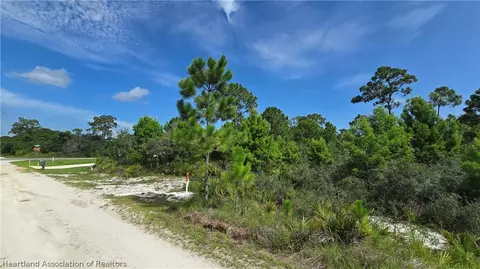 259 Scrub Jay Ave, Sebring, FL 33870 photo 2