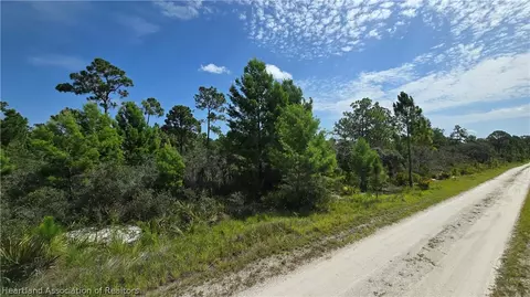259 Scrub Jay Ave, Sebring, FL 33870 photo 3