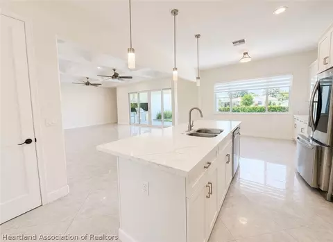 Other - 2202 Jackson Dr, Sebring, FL 33870 photo 3 of 9