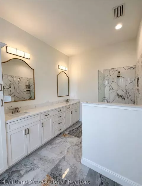 Bath - 2202 Jackson Dr, Sebring, FL 33870 photo 1 of 6