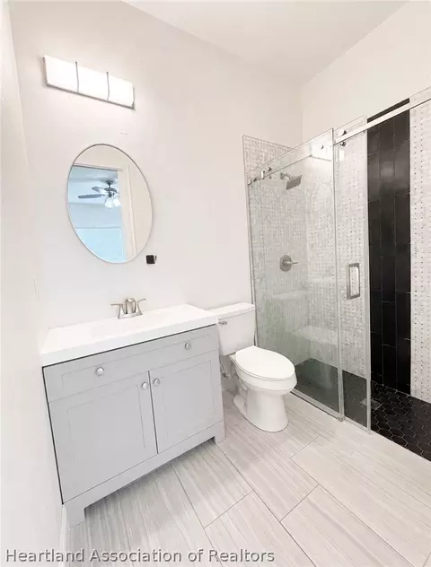 Bath - 2202 Jackson Dr, Sebring, FL 33870 photo 4 of 6