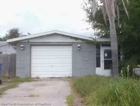 2713 Easter Pl, Holiday, FL 34691