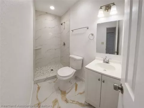 Bath - 3205 Jacklin Ave, Sebring, FL 33875 photo 1 of 3