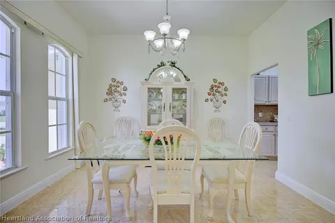 Dining - 2320 Jackson Dr, Sebring, FL 33870 photo 2 of 3
