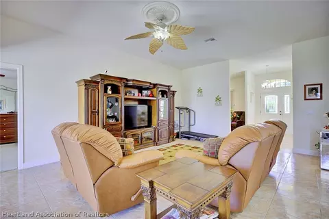 Living - 2320 Jackson Dr, Sebring, FL 33870 photo 2 of 3