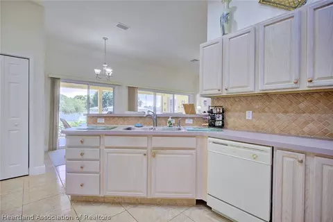 Kitchen - 2320 Jackson Dr, Sebring, FL 33870 photo 3 of 5