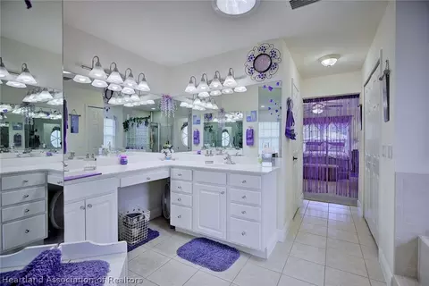 Bath - 2320 Jackson Dr, Sebring, FL 33870 photo 2 of 3