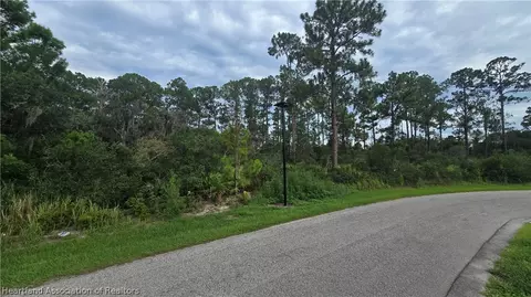 5373 Pebble Beach Dr, Sebring, FL 33872 photo 2