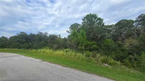 5373 Pebble Beach Dr, Sebring, FL 33872 photo 3