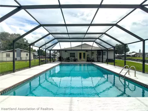 Exterior - 905 Kerry Dr, Sebring, FL 33870 photo 2 of 12