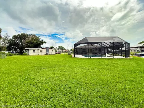 Exterior - 905 Kerry Dr, Sebring, FL 33870 photo 5 of 10