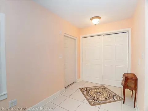 Entry Way - 905 Kerry Dr, Sebring, FL 33870 photo 2 of 2