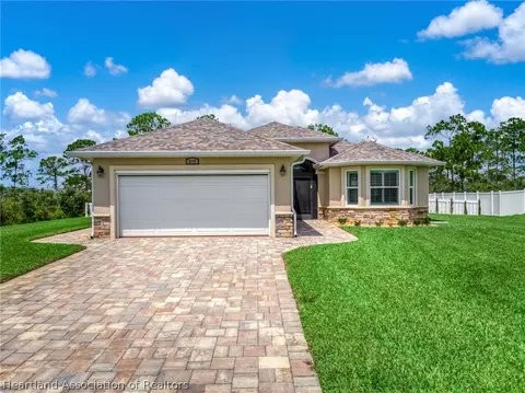 Exterior - 5130 Pebble Beach Dr, Sebring, FL 33872 photo 5 of 6
