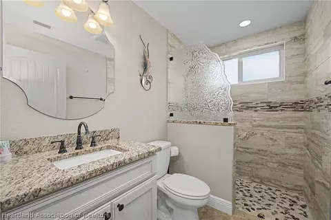 Bath - 5130 Pebble Beach Dr, Sebring, FL 33872 photo 3 of 5