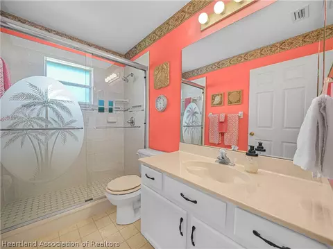 Bath - 4423 Loquat Rd, Sebring, FL 33875 photo 3 of 3