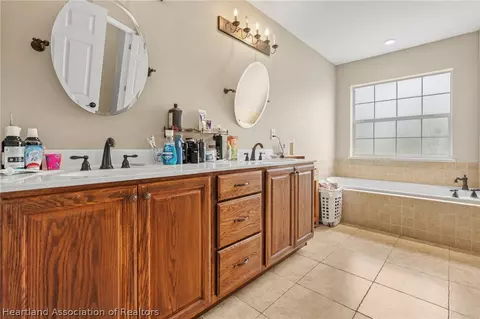 Bath - 6232 Edgewater Ter, Sebring, FL 33876 photo 1 of 2