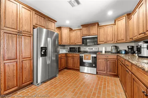 Kitchen - 6232 Edgewater Ter, Sebring, FL 33876 photo 1 of 1
