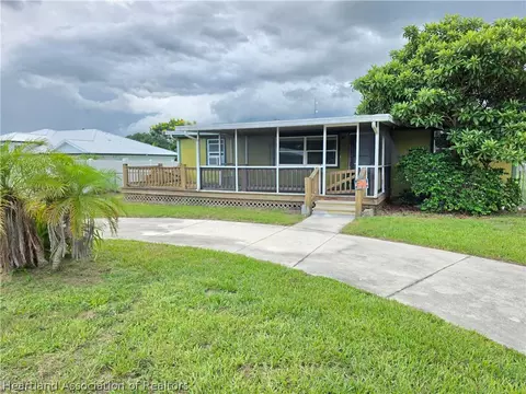 400 E Lakeview Dr, Avon Park, FL 33825