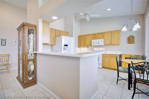 Kitchen - 2117 Vantage Trce, Sebring, FL 33872 photo 4 of 4