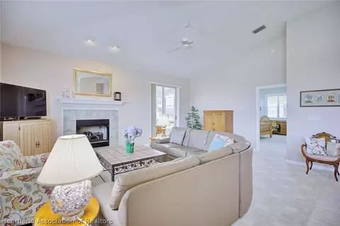 Living - 2117 Vantage Trce, Sebring, FL 33872 photo 2 of 4