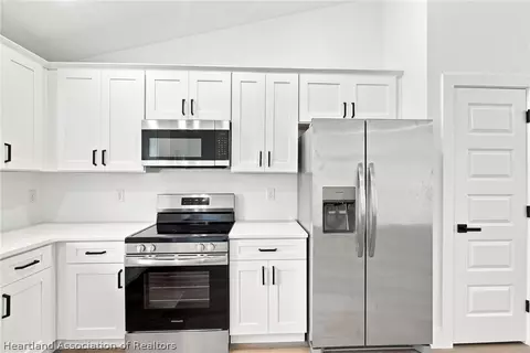 Kitchen - 6898 Dickinson Dr, Sebring, FL 33872 photo 3 of 3