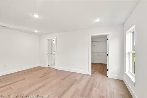 Bedroom - 6898 Dickinson Dr, Sebring, FL 33872 photo 4 of 10