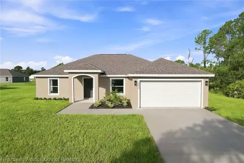 Exterior - 6898 Dickinson Dr, Sebring, FL 33872 photo 7 of 8