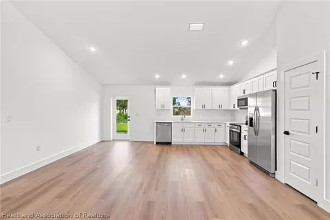 Other - 6898 Dickinson Dr, Sebring, FL 33872 photo 4 of 12