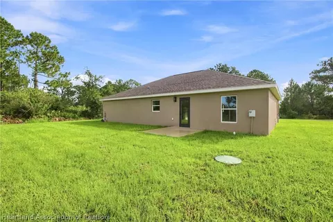 Exterior - 6898 Dickinson Dr, Sebring, FL 33872 photo 4 of 8