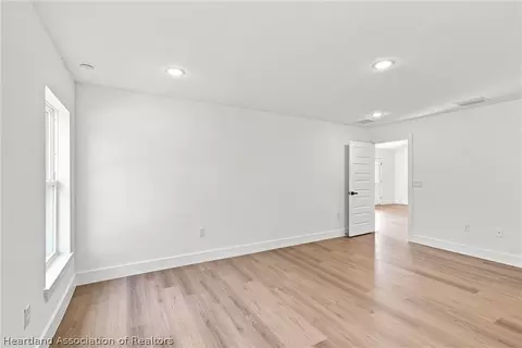 Bedroom - 6898 Dickinson Dr, Sebring, FL 33872 photo 3 of 10