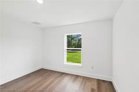Bedroom - 6898 Dickinson Dr, Sebring, FL 33872 photo 10 of 10