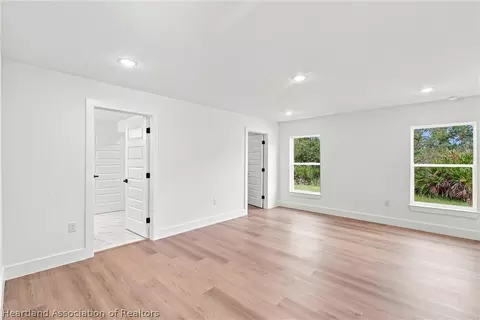 Bedroom - 6898 Dickinson Dr, Sebring, FL 33872 photo 1 of 10