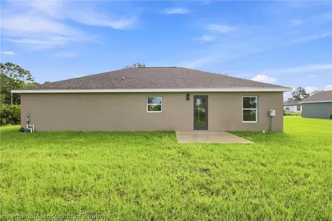 Exterior - 6898 Dickinson Dr, Sebring, FL 33872 photo 3 of 8
