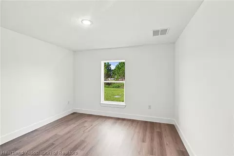 Bedroom - 6898 Dickinson Dr, Sebring, FL 33872 photo 5 of 10