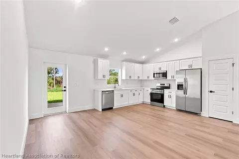 Other - 6898 Dickinson Dr, Sebring, FL 33872 photo 6 of 12