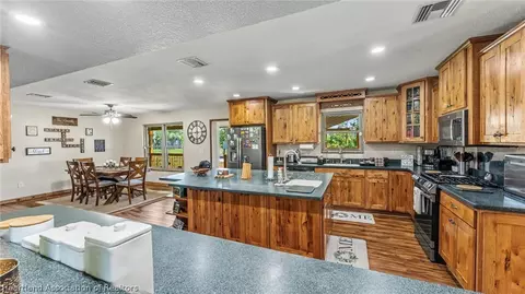Kitchen - 339 Mini Ranch Rd, Sebring, FL 33870 photo 5 of 5