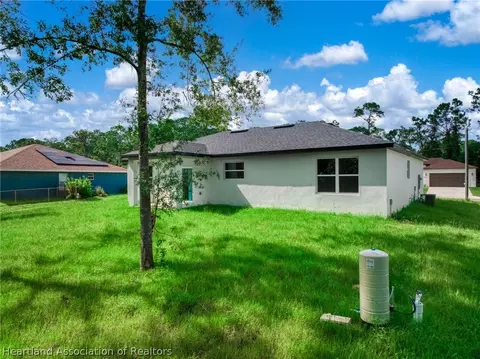 Exterior - 8725 Capilla St, Sebring, FL 33872 photo 5 of 8