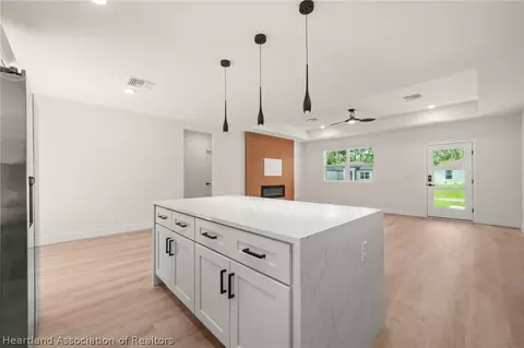 Kitchen - 8725 Capilla St, Sebring, FL 33872 photo 5 of 7