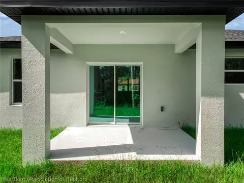 Exterior - 8725 Capilla St, Sebring, FL 33872 photo 3 of 8