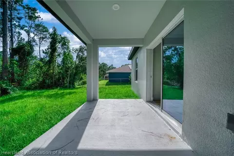 Exterior - 8725 Capilla St, Sebring, FL 33872 photo 8 of 8
