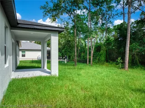 Exterior - 8725 Capilla St, Sebring, FL 33872 photo 4 of 8