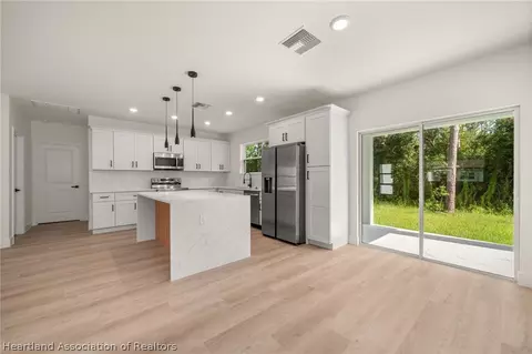 Kitchen - 8725 Capilla St, Sebring, FL 33872 photo 7 of 7