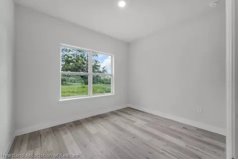 Bedroom - 4700 San Ignacio Dr, Sebring, FL 33872 photo 6 of 9