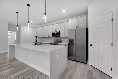 Kitchen - 4700 San Ignacio Dr, Sebring, FL 33872 photo 3 of 5