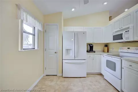 Kitchen - 3500 Osca St, Sebring, FL 33872 photo 2 of 4